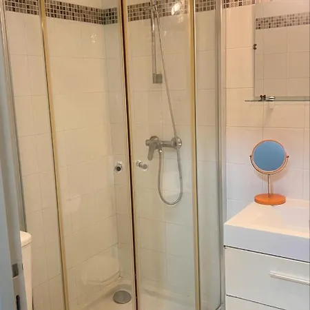 Umbaa - Cute Studio Apartment